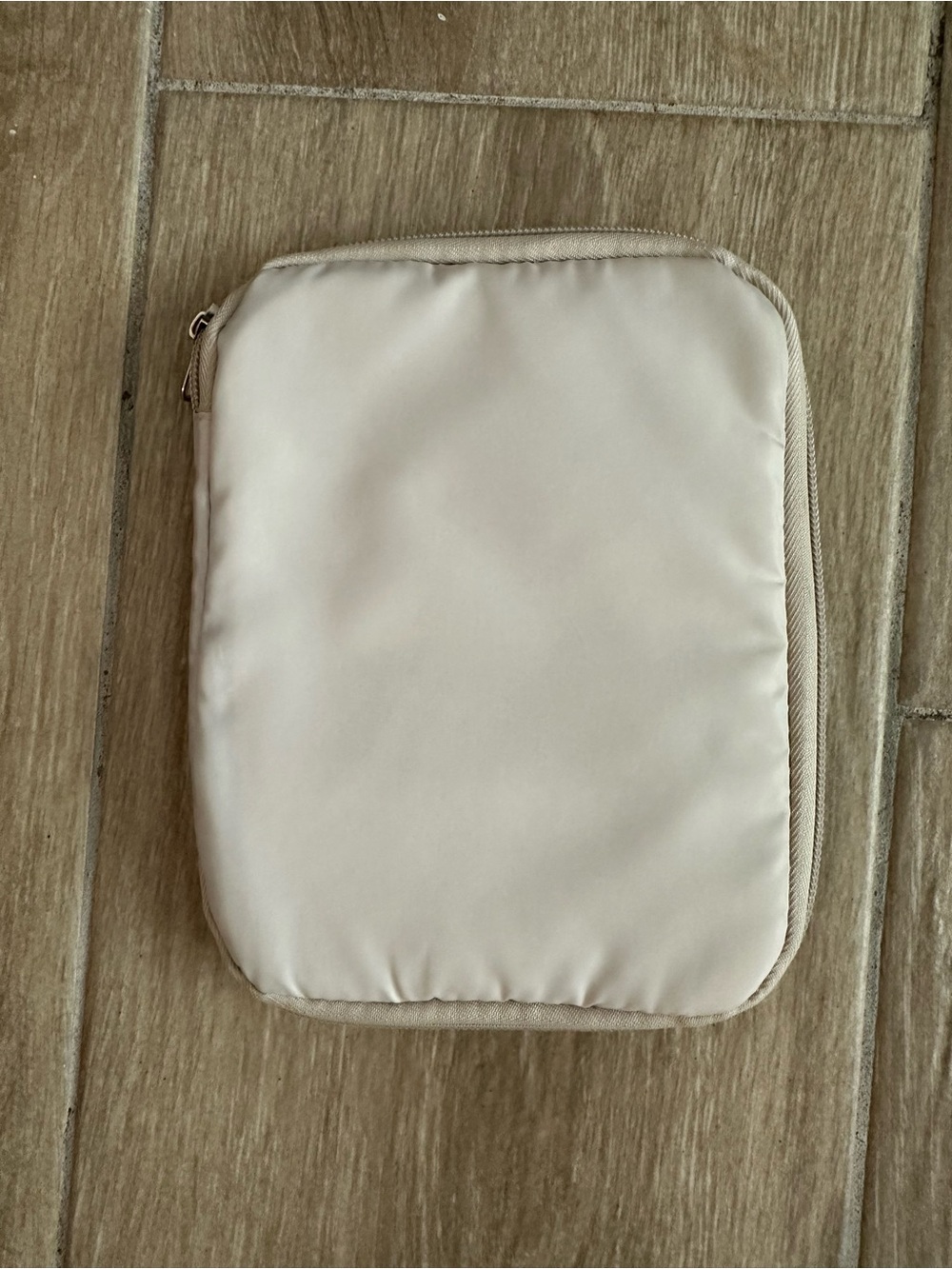 Electronic gear carry bag rose color